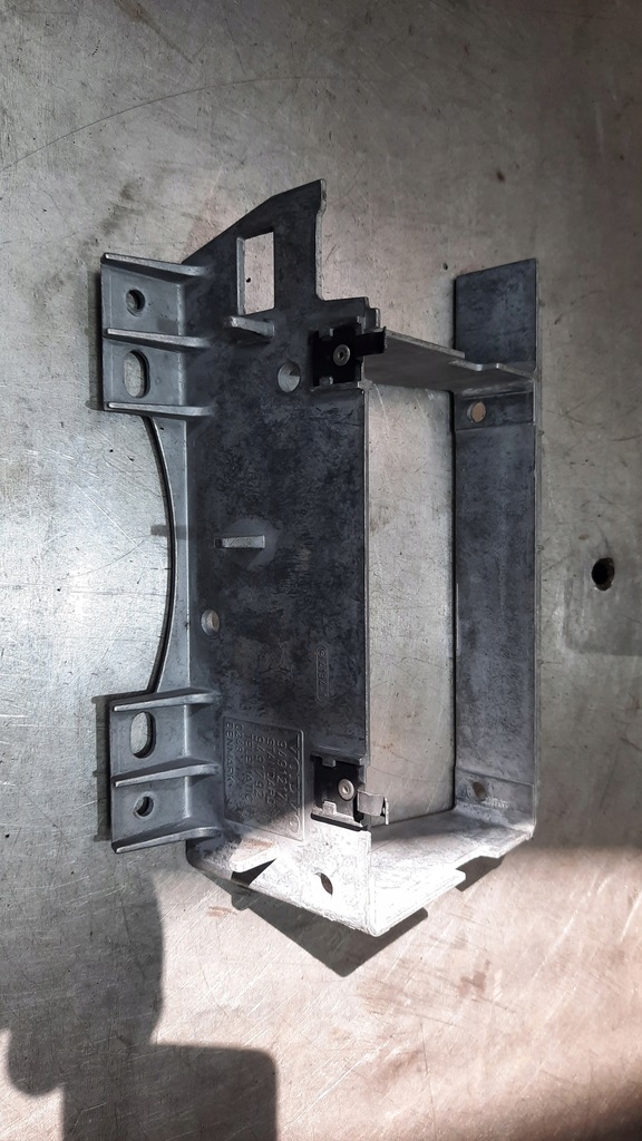 фото №1, Volvo s60 v70 xc70 lift 04- каркас радио 9491217