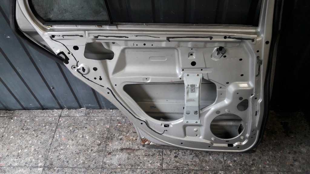 фото №10, Двері лівий задня mercedes w203 kombi 723