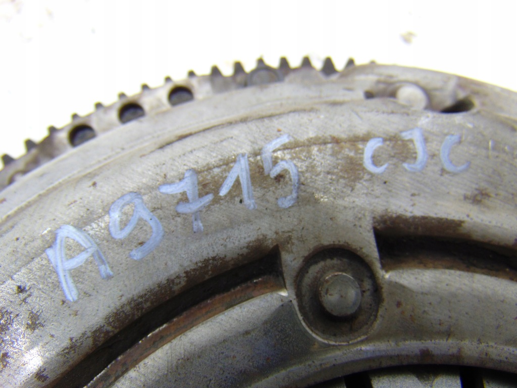 фото №13, Volkswagen оригинальный номер 04e141026a колесо сцепление