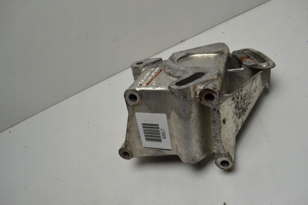 Mercedes w123 230e ce кронштейн кронштейн генератора в Україні