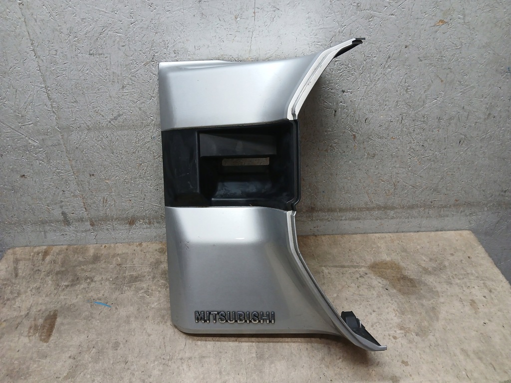 фото №1, Кришка багажника задня накладка ліва mitsubishi pajero iv 4 5837a077