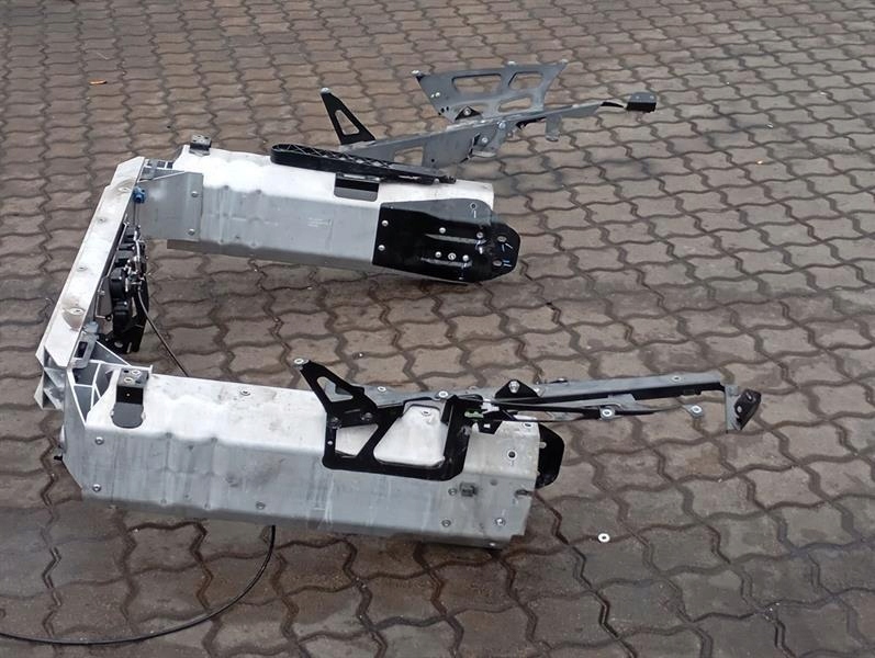 фото №6, Mclaren 570s spider передня частина end clip lock carrier накладка 13a5178cp 13a1314cp