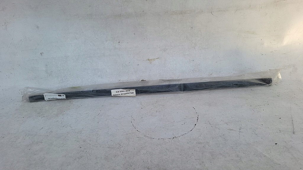 фото №1, Kia soul ii молдинг ущільнювач двері ліва задня задня 83210 b2000