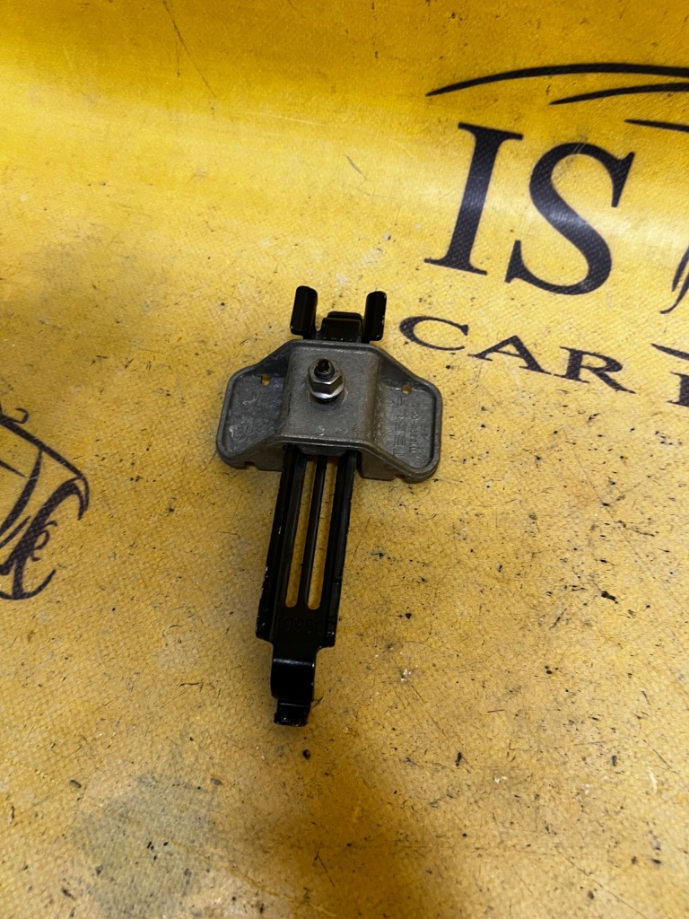 фото №1, Верхній кронштейн кріплення акумулятор акумулятора tesla model 3 przedlift