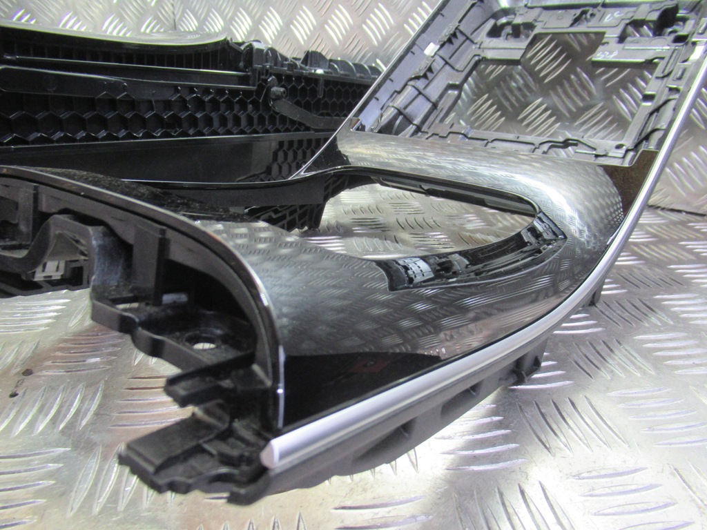 фото №7, Mercedes w206 накладки декоративні декори консолі двері тунель підсвічувані d298