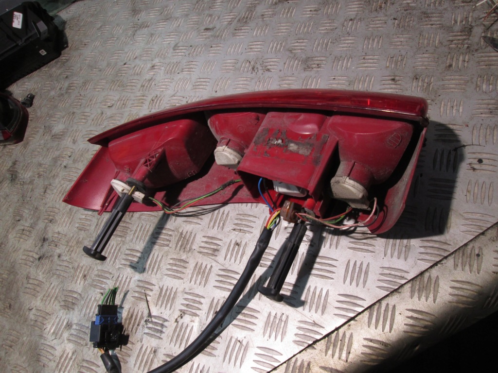 фото №4, Лампа левая задняя левый задняя peugeot 807