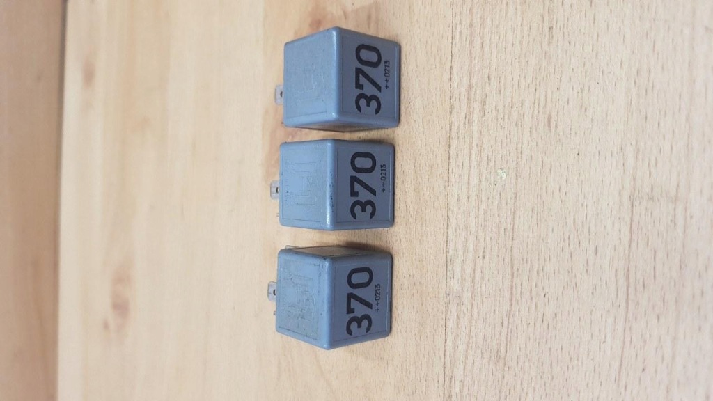 фото №1, Реле skoda superb i 8d0951253