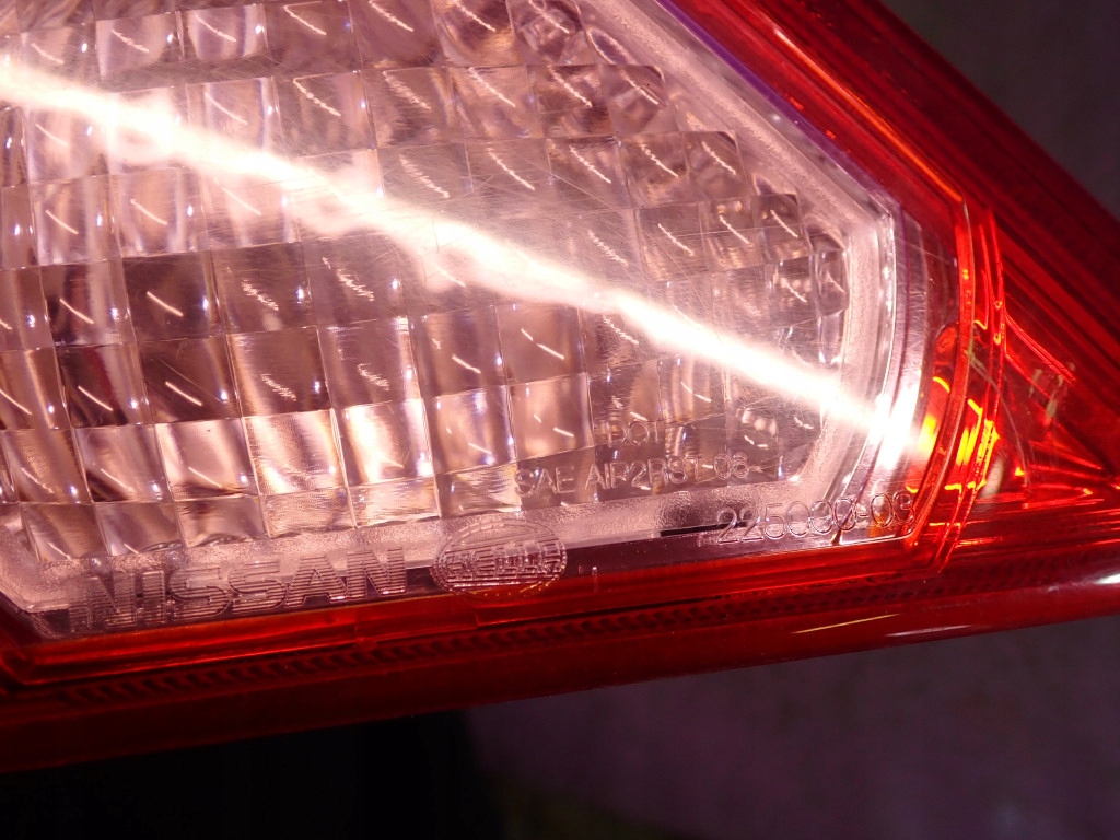 фото №8, Nissan tiida i hb 5d 06-09 лампа задняя левая 26555em01a