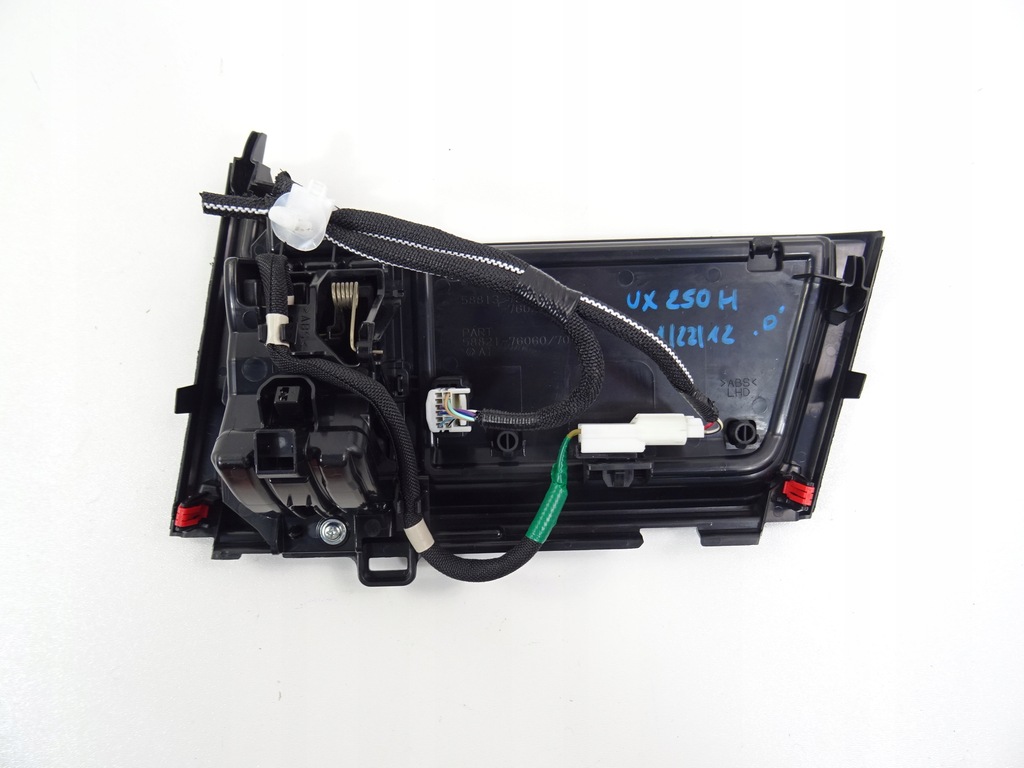 фото №8, Lexus ux 250h панель полка прикуривателя колодка жгут 58813-76010 58820-76030