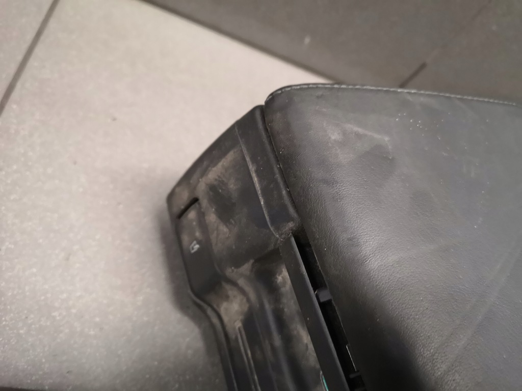 фото №15, Підлокітник сидіння задня чорний audi a8 d3