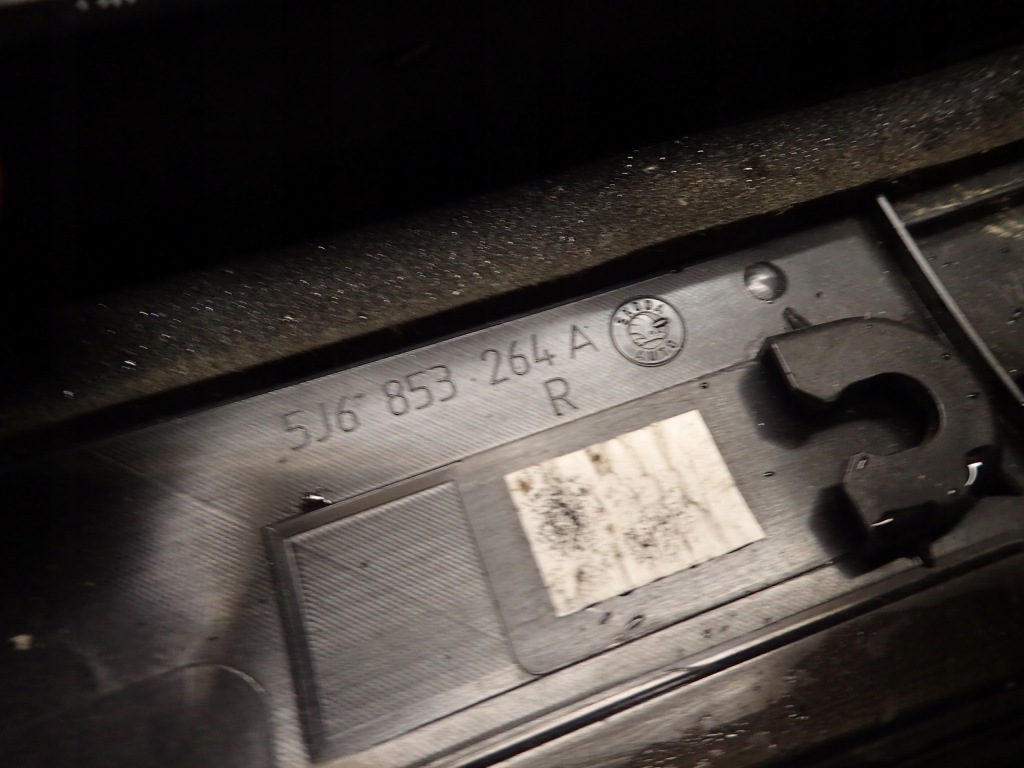 фото №4, Блок двигуна дах правий skoda fabia ii 2 молдинг