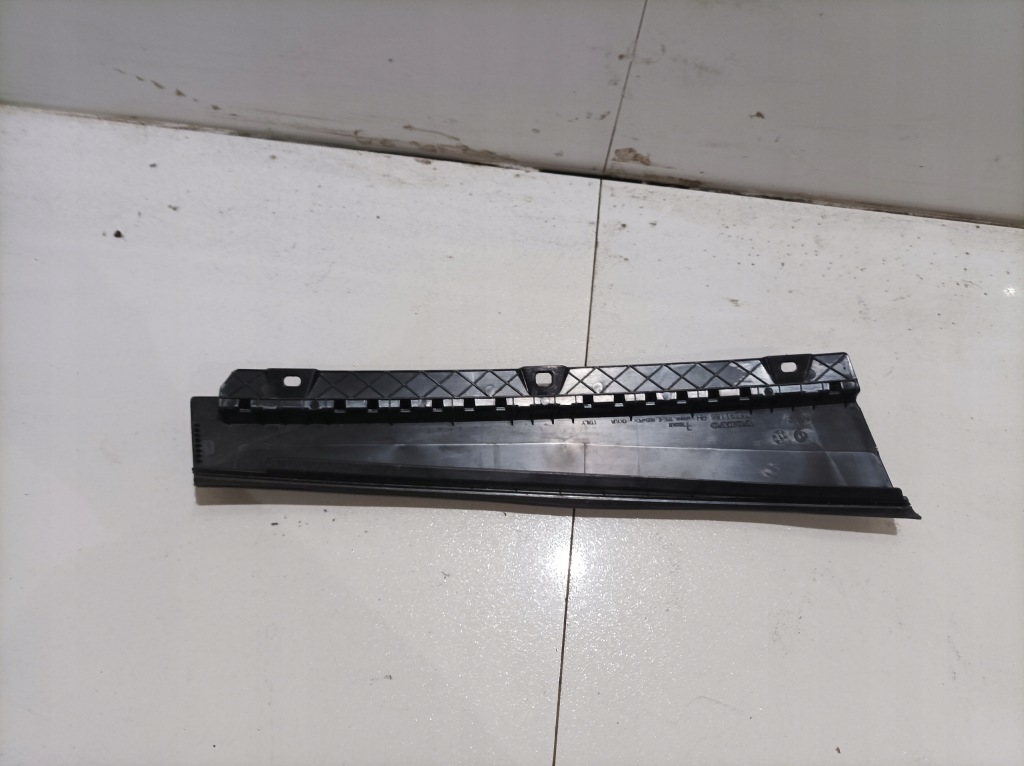 фото №2, Volvo v40 молдинг дверь правый задняя