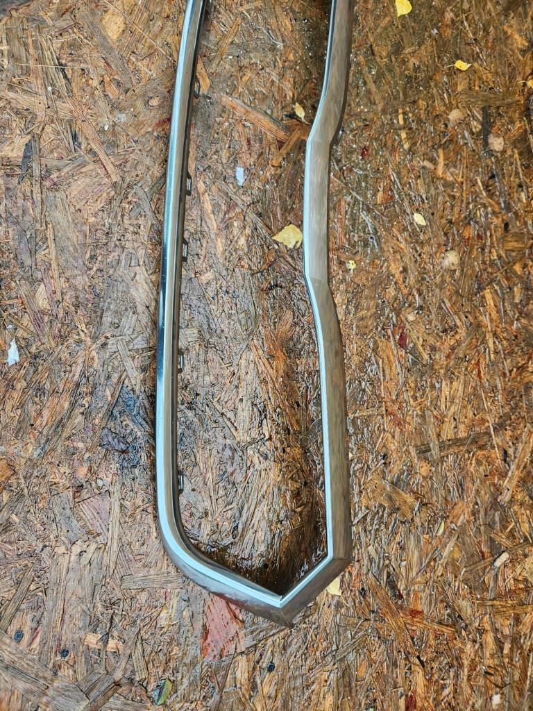 фото №5, Skoda octavia iv молдинг решетка решётка радиатора бампера перед