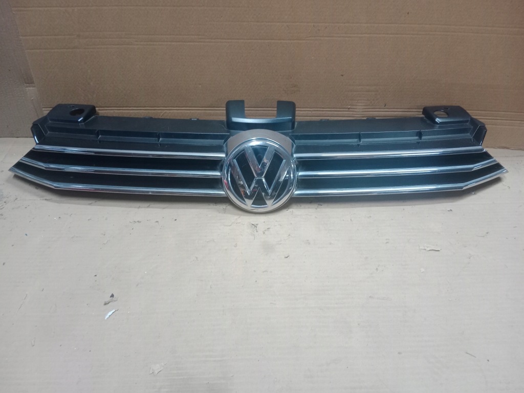 фото №1, Решётка радиатора решётка радиатора vw golf sportsvan r-line 510853653e