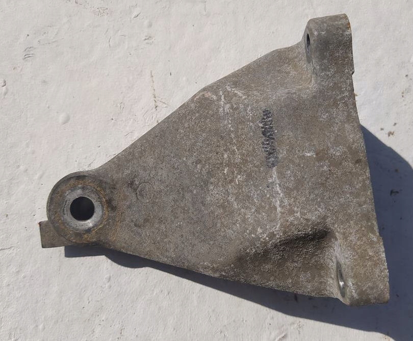 Купити Кронштейн двигуна rodius korando 2.0 d a6712231604