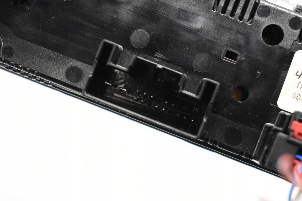 фото №15, Панель кондиционера audi оригинальный номер 8v0820043q