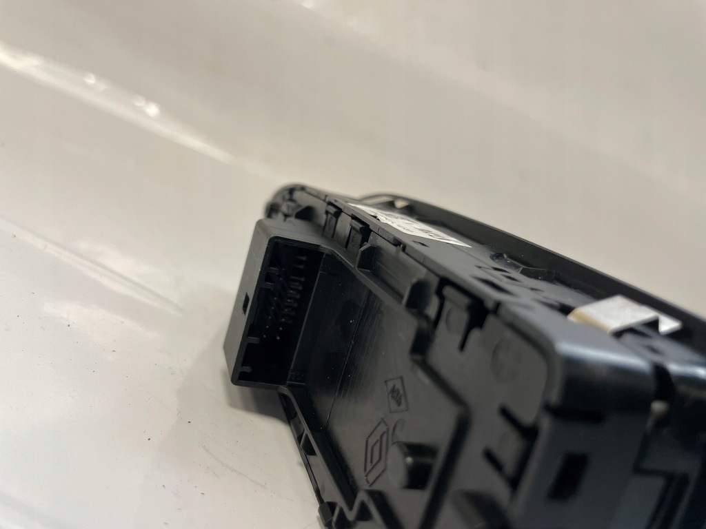 фото №12, Renault arkana перемикач вікон лівий перед 254102693r