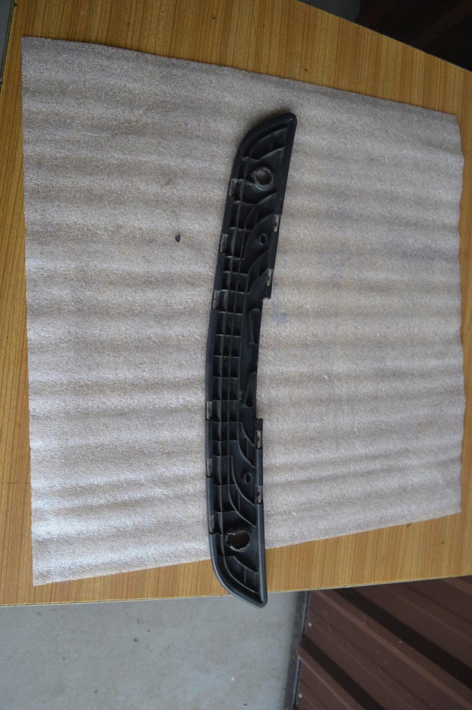 Mercedes sprinter a9078850500 підніжка дверей задні в Україні