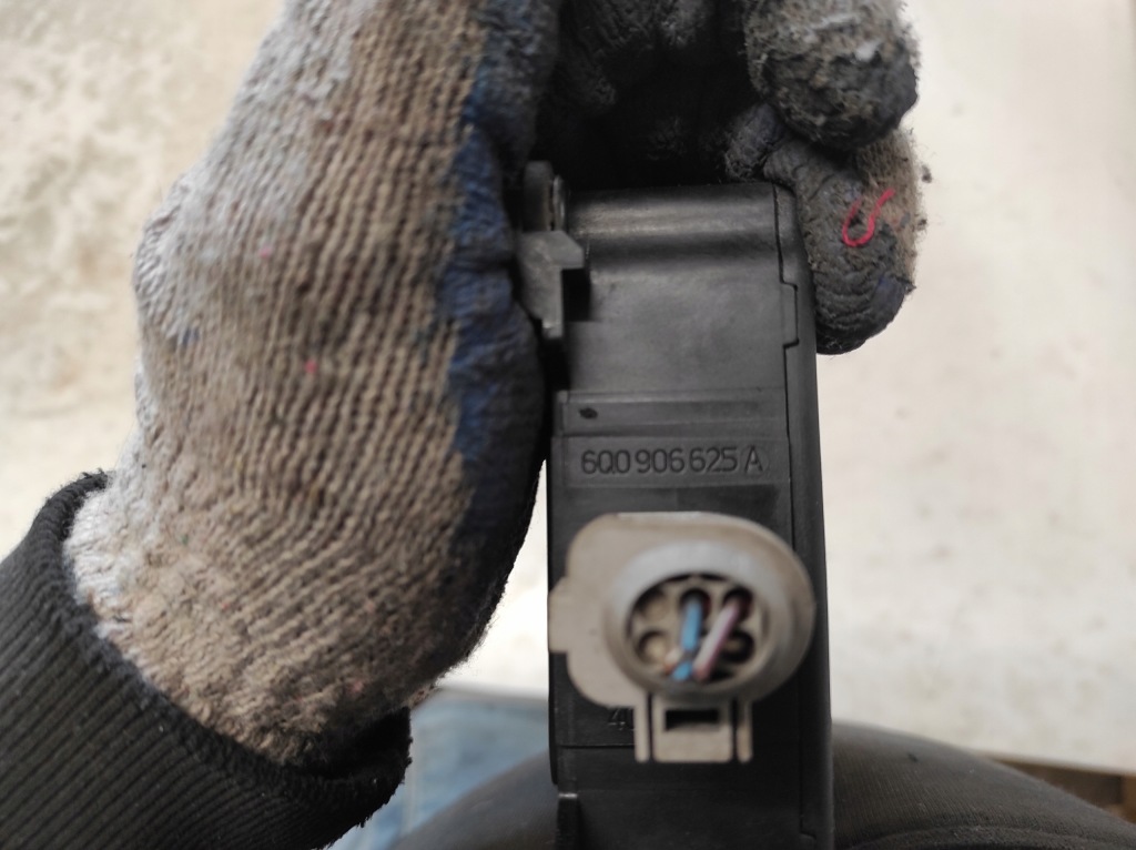 фото №5, Skoda fabia 2 ii 07- 1.4tdi электроклапан вакуум 6q0906625a