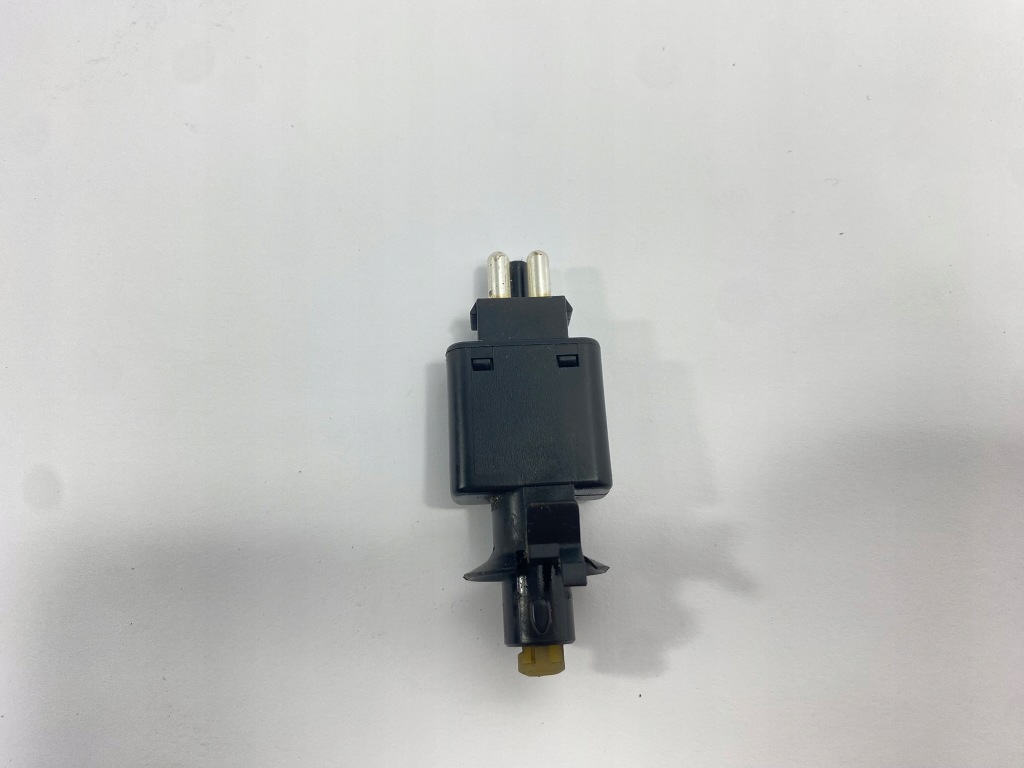 Купить Датчик стоп-сигнал выключатель кнопка света стоп mercedes w124 w201 0005457709