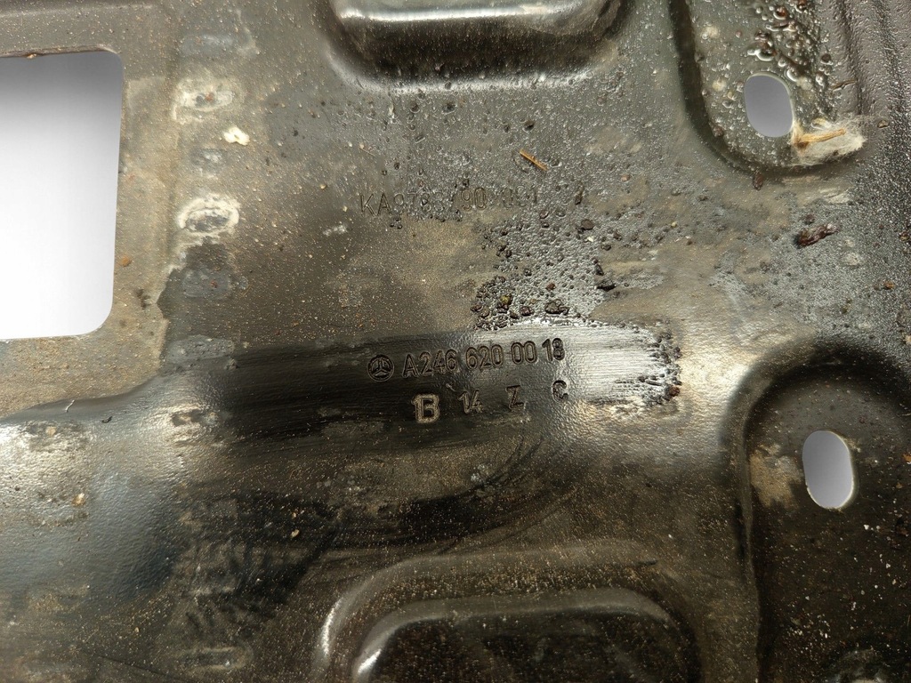 фото №5, Mercedes-benz cla c117 x117 w117 a2466200018 полка аккумулятор