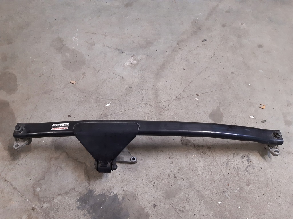 фото №1, Volvo s60 v70 06r 2.4b распорка кронштейн 30671357