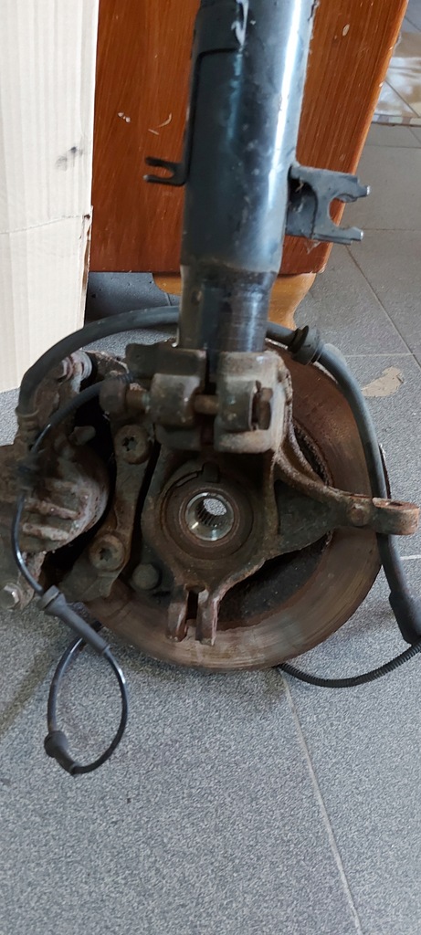 фото №6, Citroen c3 ii 1.4 амортизационная стойка поворотный кулак амортизатор