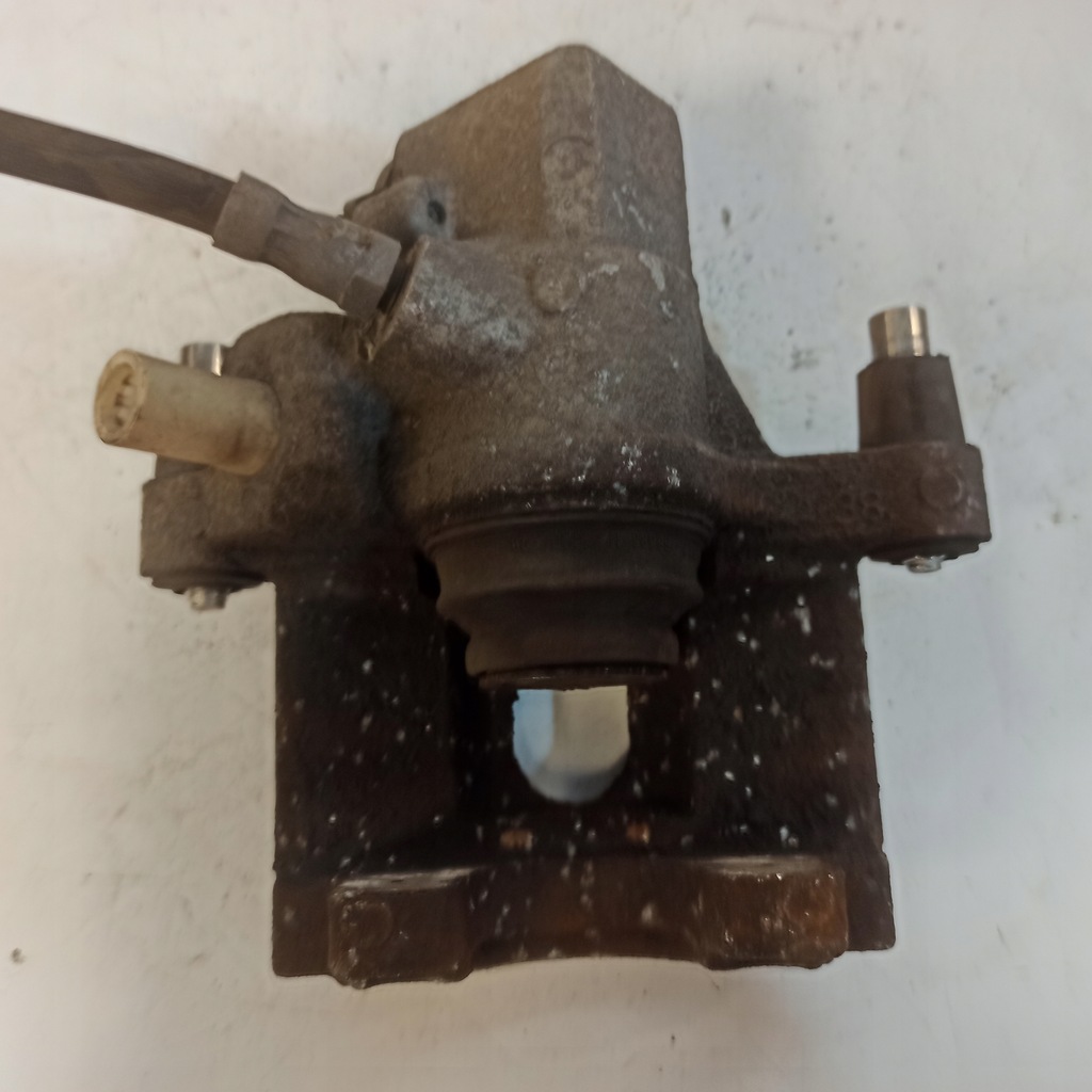 фото №12, Ford focus mk3 суппорт тормозной правый задняя