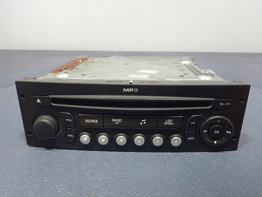 фото №1, Citroen c3 i peugeot радио cd mp3 заводской 96643698xt