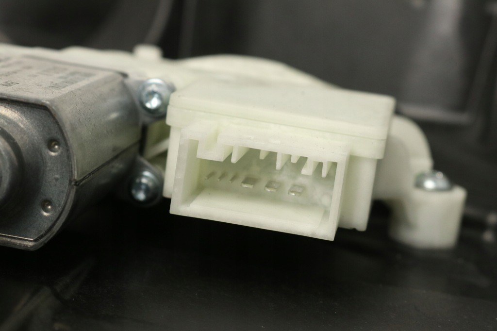 Bmw g05 x5 підйомник механізм скло правий задній 9479296 9479074 Недорого