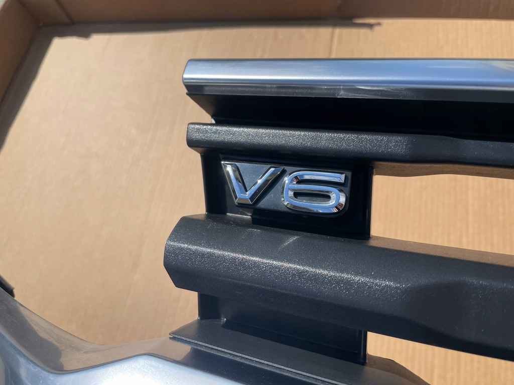 фото №9, Бампер решётка радиатора vw amarok ii 2022- w цвет lc9x камера kompletny jak новый