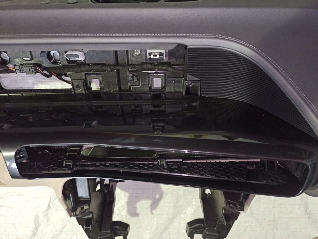 фото №5, Mercedes eqc n293 w293 приборная панель консоль серая beż оригинальный номер