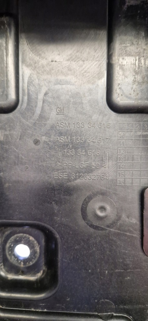 Корпус аккумулятор оригинальный номер 13334616 2.0 turbo 4x4 a20nht opel insignia a с Разборки