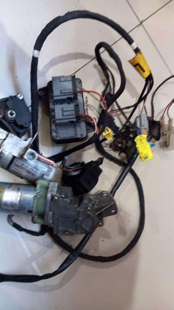 фото №3, Моторчик foleta volvo v70 правый перед