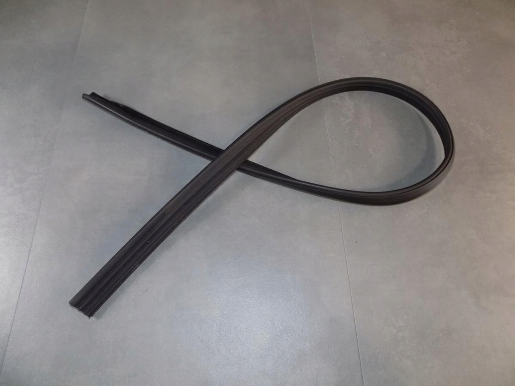 фото №1, Audi tt 8s прокладка крыша левая 8s8854543