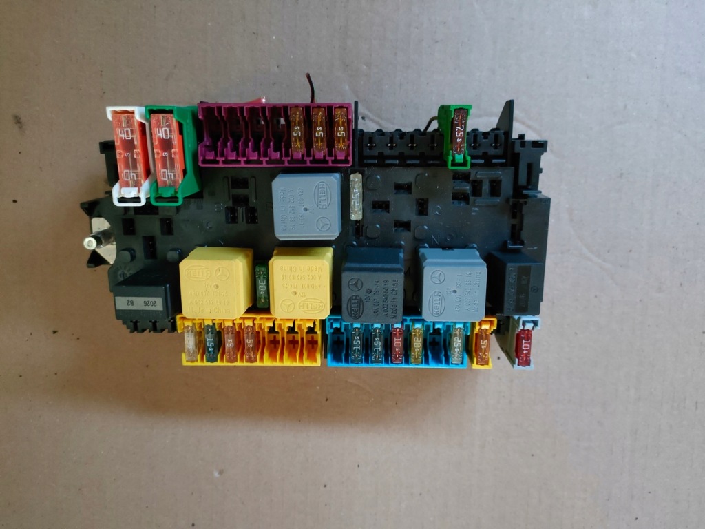 Купить Mercedes w246 коробка предохранителей a2469060093