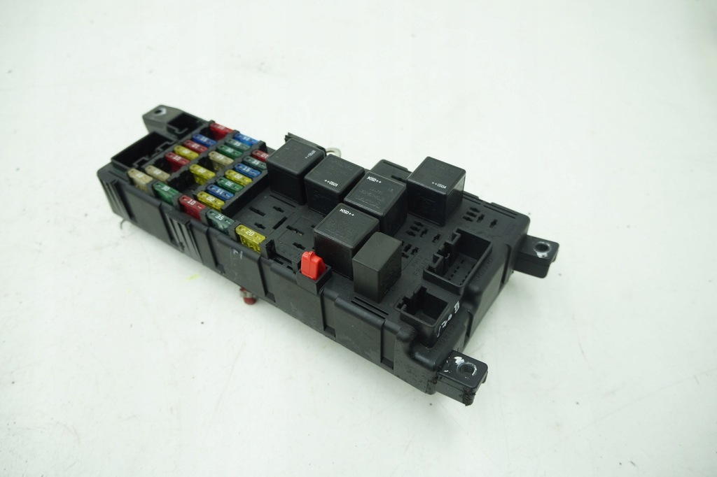 фото №1, Volvo v70 ii коробка предохранителей 30728008