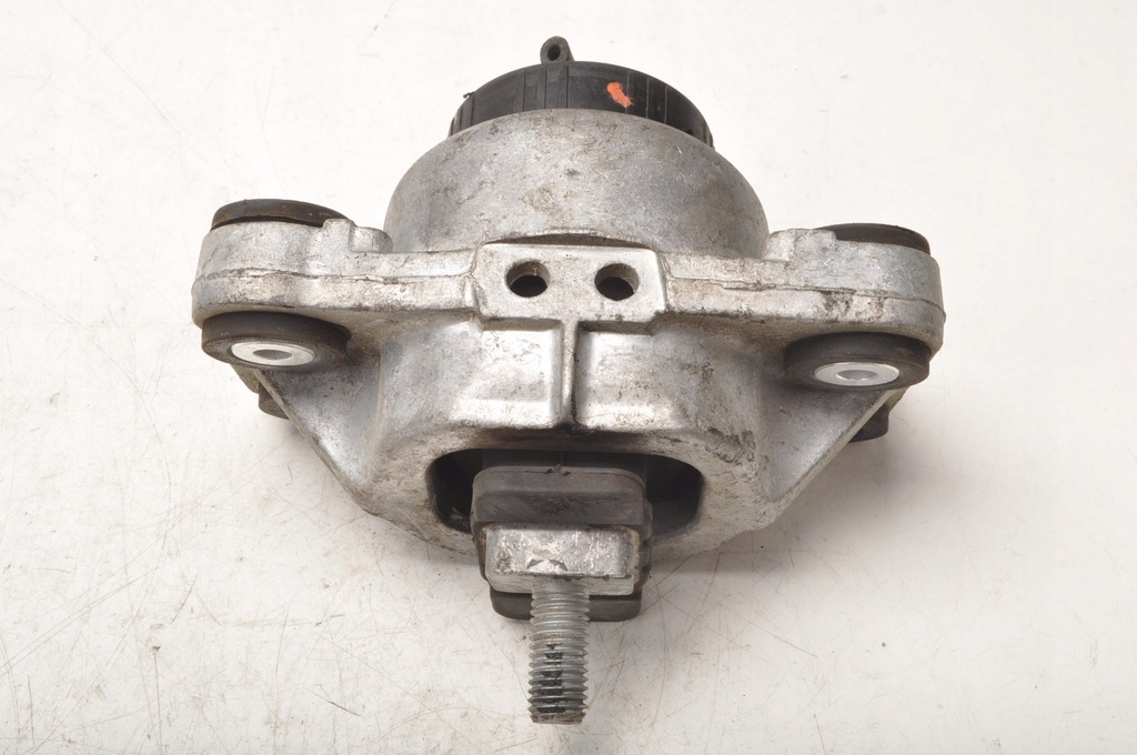 фото №3, Defender l663 3.0 d200 кронштейн подушка двигуна