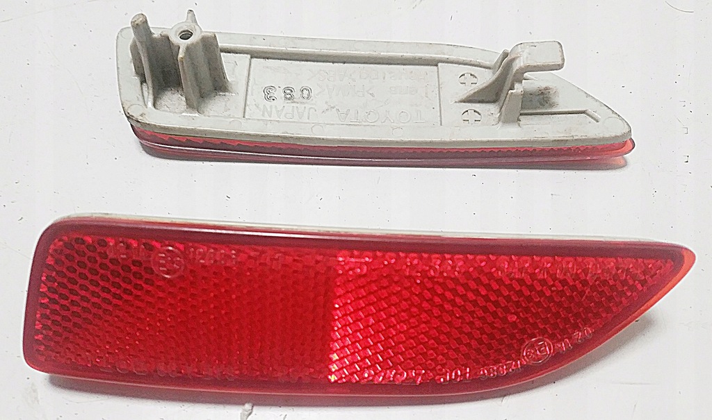 фото №1, Отражатель лампа w бампер corolla e15 lexus ct200h