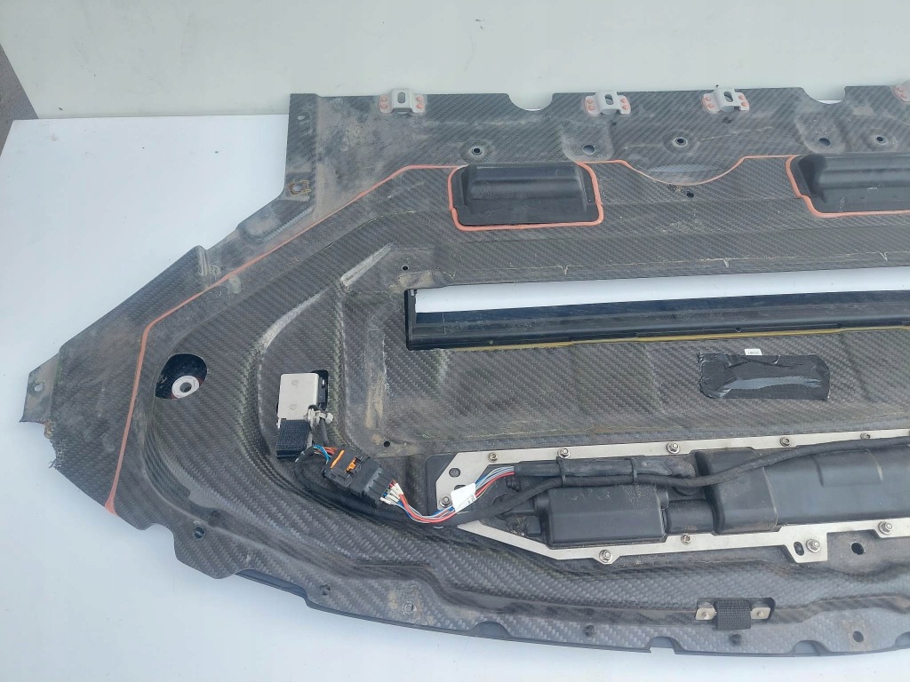 Купити Mercedes gt r gtr w190 amg плита pod двигун карбон