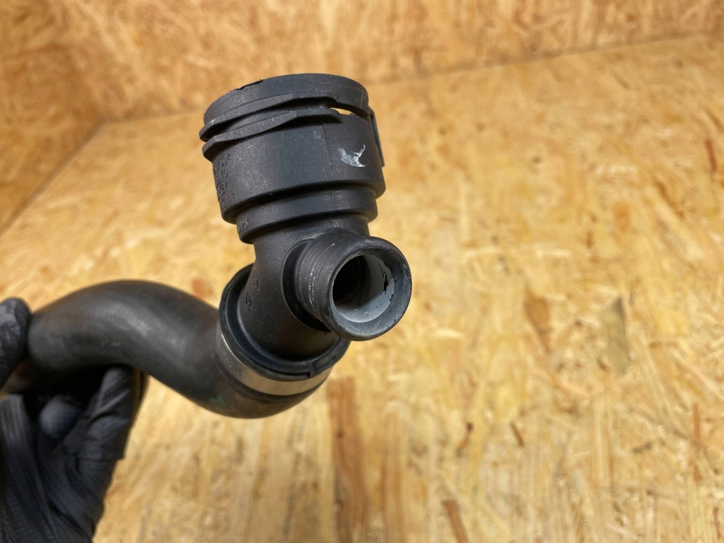 Пабтрубок  труба шланг воды bmw f39 f40 f45 f46 f48 mini f55 f56 f57 7645520 Доставка