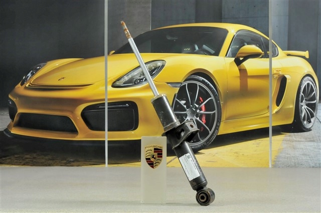 фото №1, Porsche 911 993 амортизатор, boge, правий