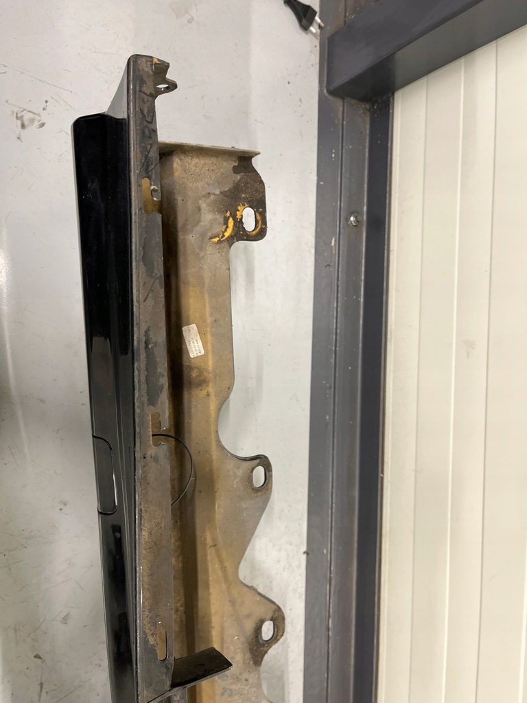 фото №5, Mercedes r230 sl230 sl 230 55 amg порог накладка левый левая a230698035