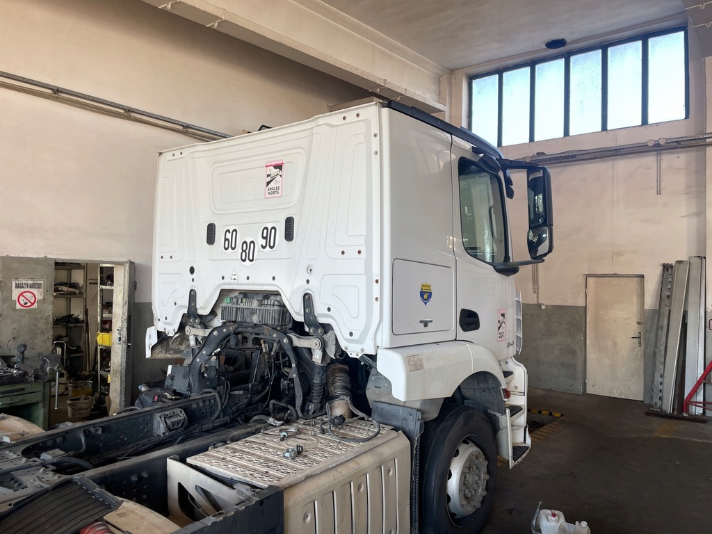 фото №4, Mercedes actros mp4 кабина w целиком lub na запчасти