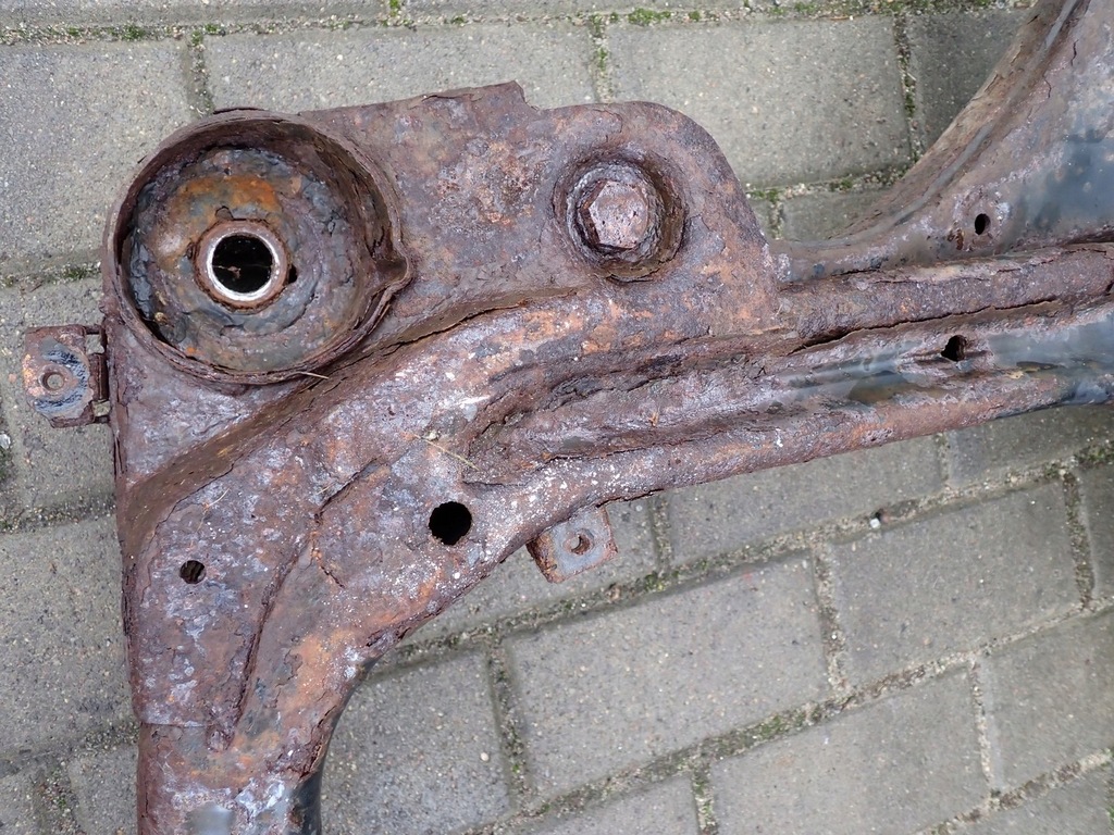 фото №12, Підрамник підрамник поперечина hyundai i30 i lift 1.6 b 09r 62405-2l000