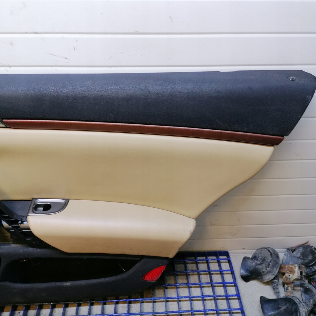 фото №7, Lancia thesis обшивка двері задня правий