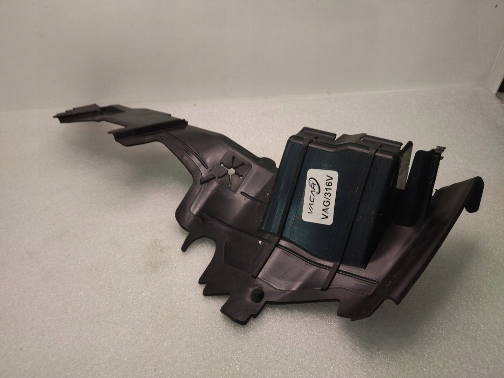 Правый  руль воздуха радиатора воды vw polo 2018- 1.0 tsi 2g0121284h Доставка