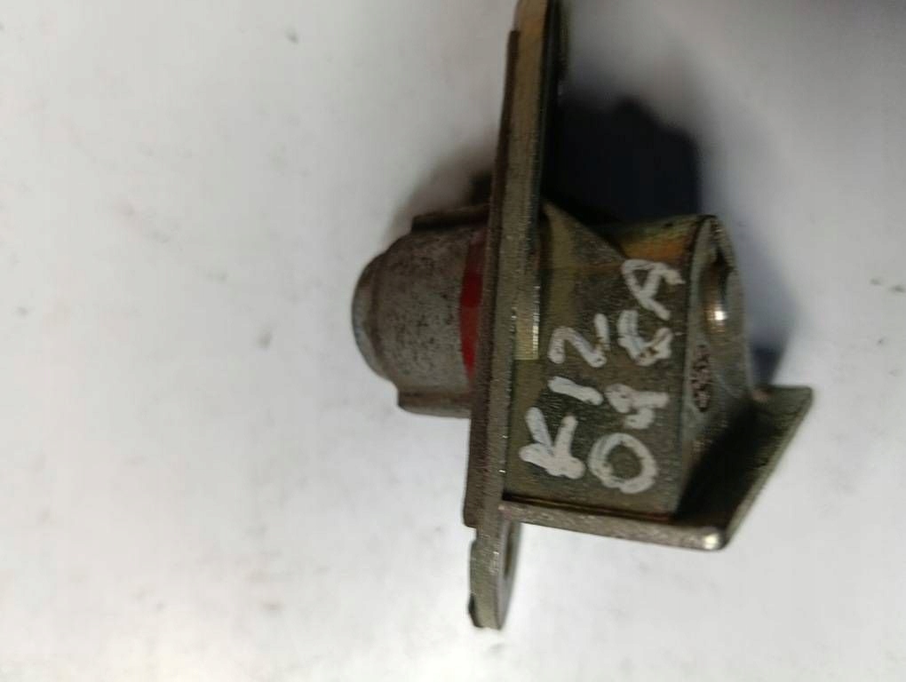 фото №4, Micra k12 вкладка замка крышки багажника