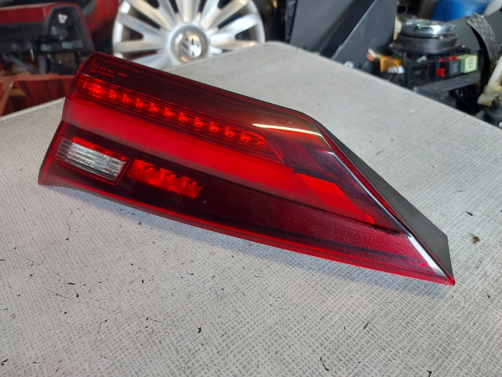 Купить Bmw f40 лампа правая задняя w крышка 647752