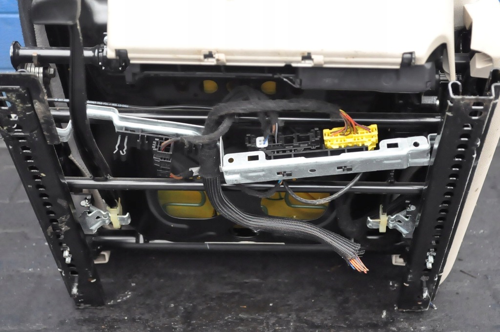 фото №11, Mercedes w212 сиденье левый перед кожа anglik